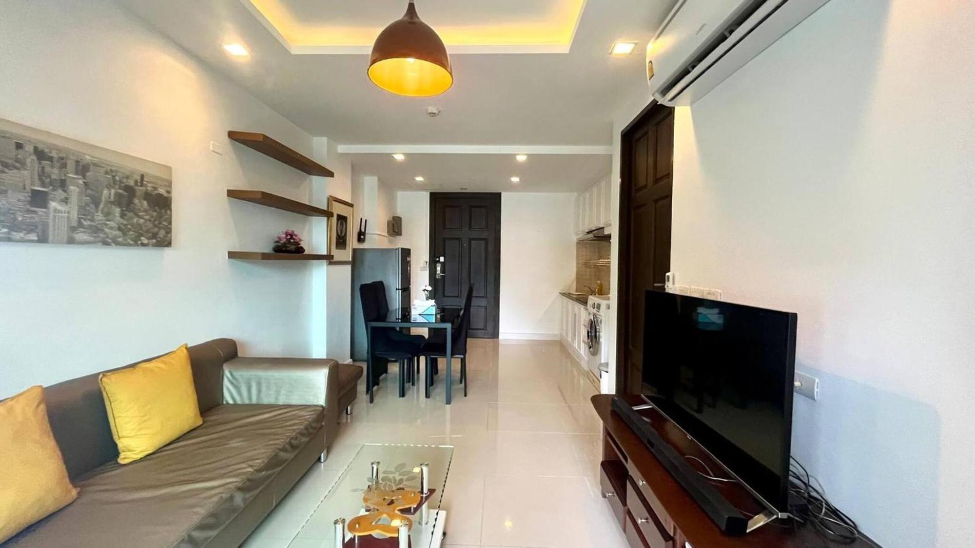 Large 1 Bedroom1 Bathroom 1 Km Walking To Căn hộ Patong