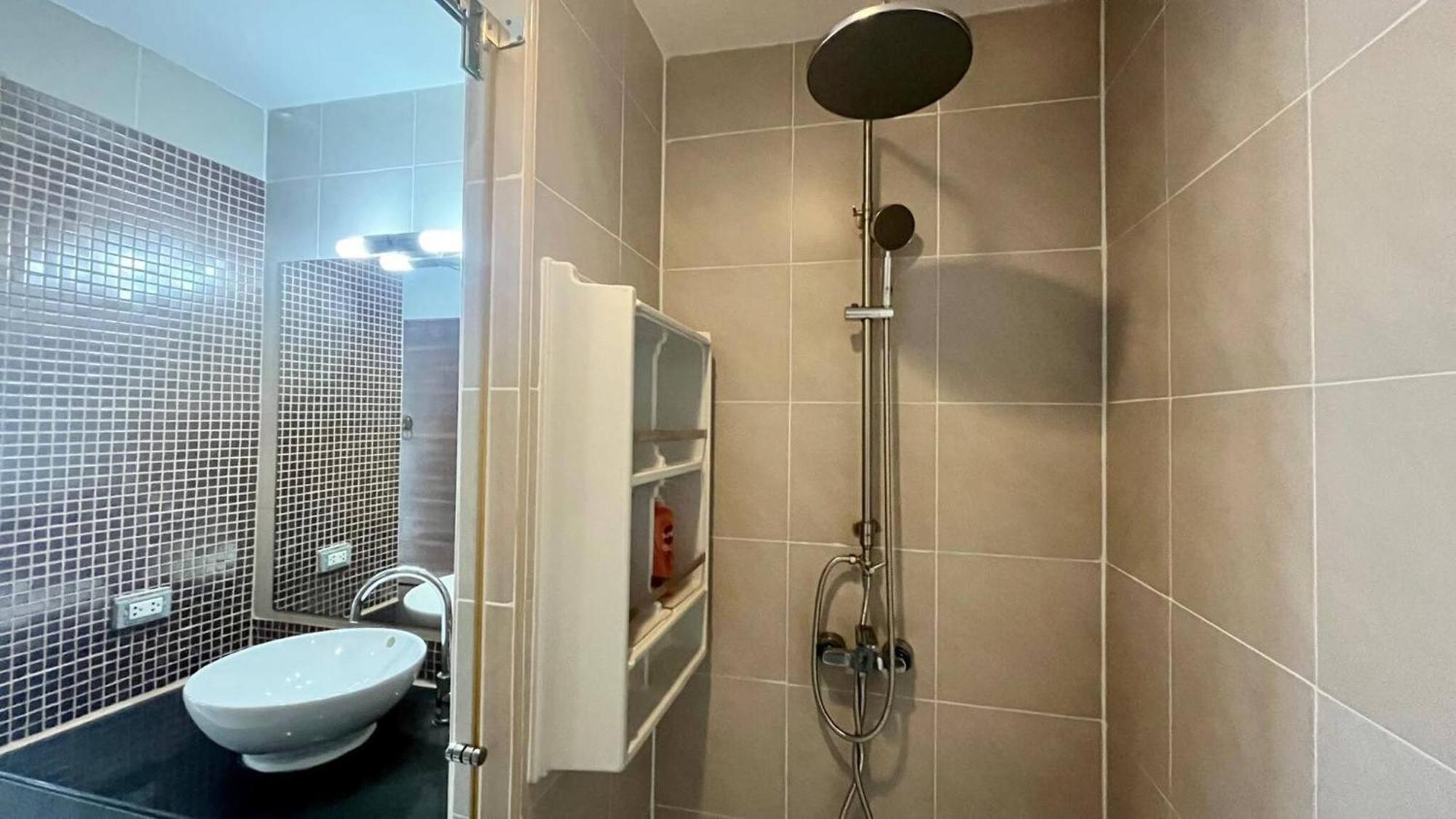 Large 1 Bedroom1 Bathroom 1 Km Walking To Căn hộ